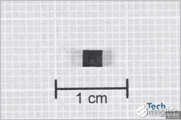 蘋果iPhone8 Plus專業(yè)拆解報(bào)告：X光照深入IC細(xì)節(jié)